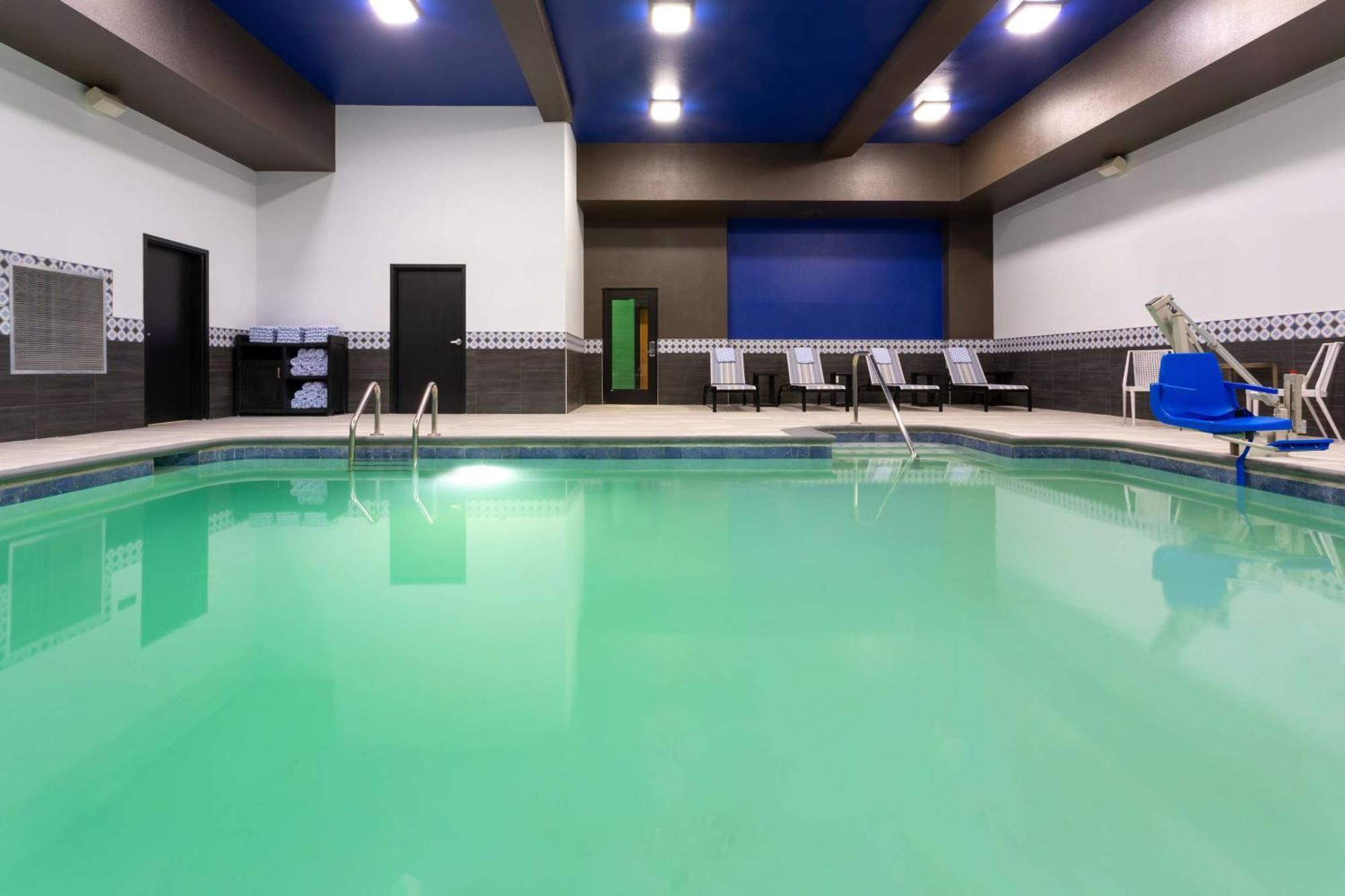 Hilton Garden Inn Hays, Ks Екстер'єр фото